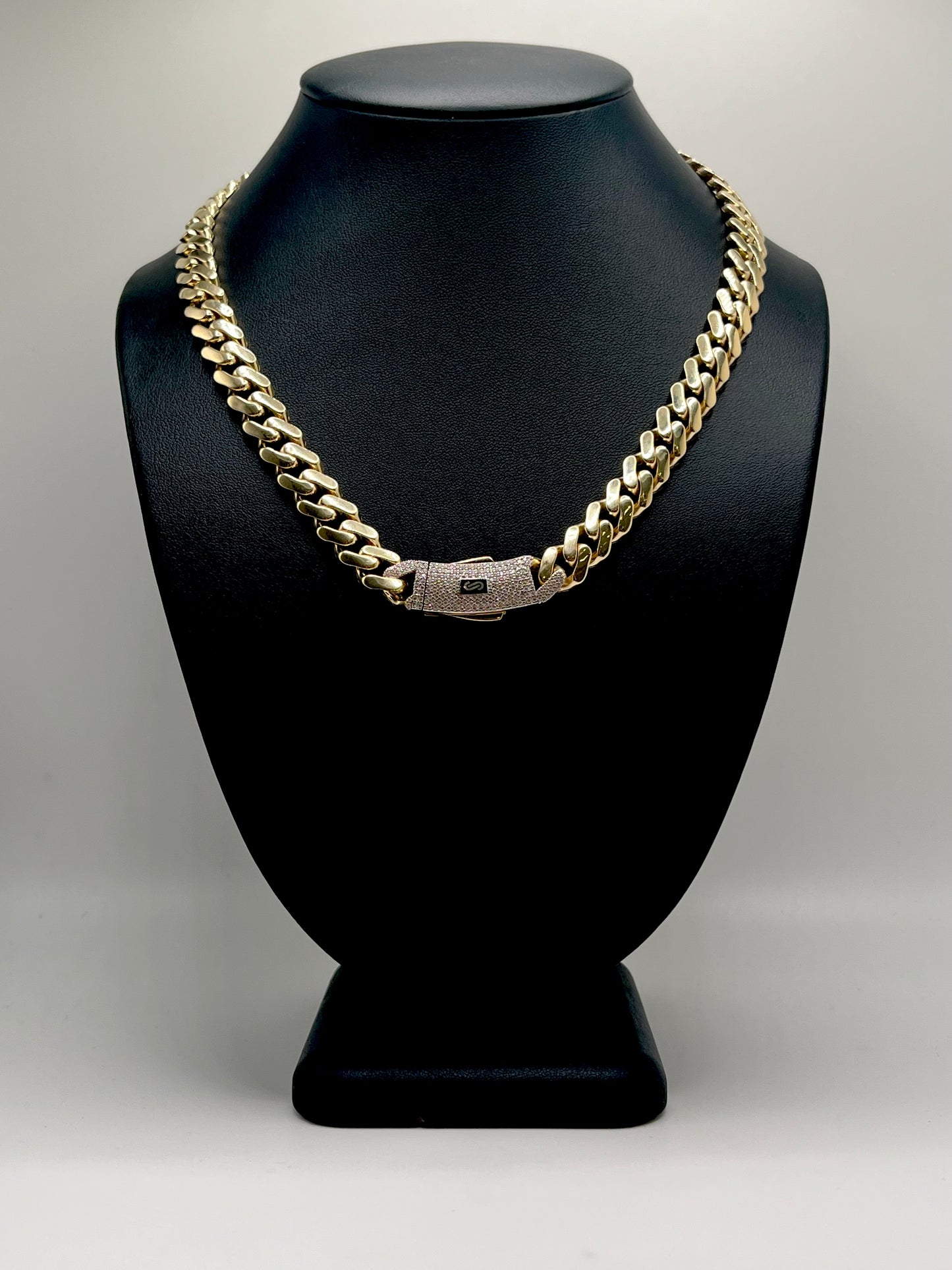 Monaco Chain Classic Pavé Lock 10K 31.4 g