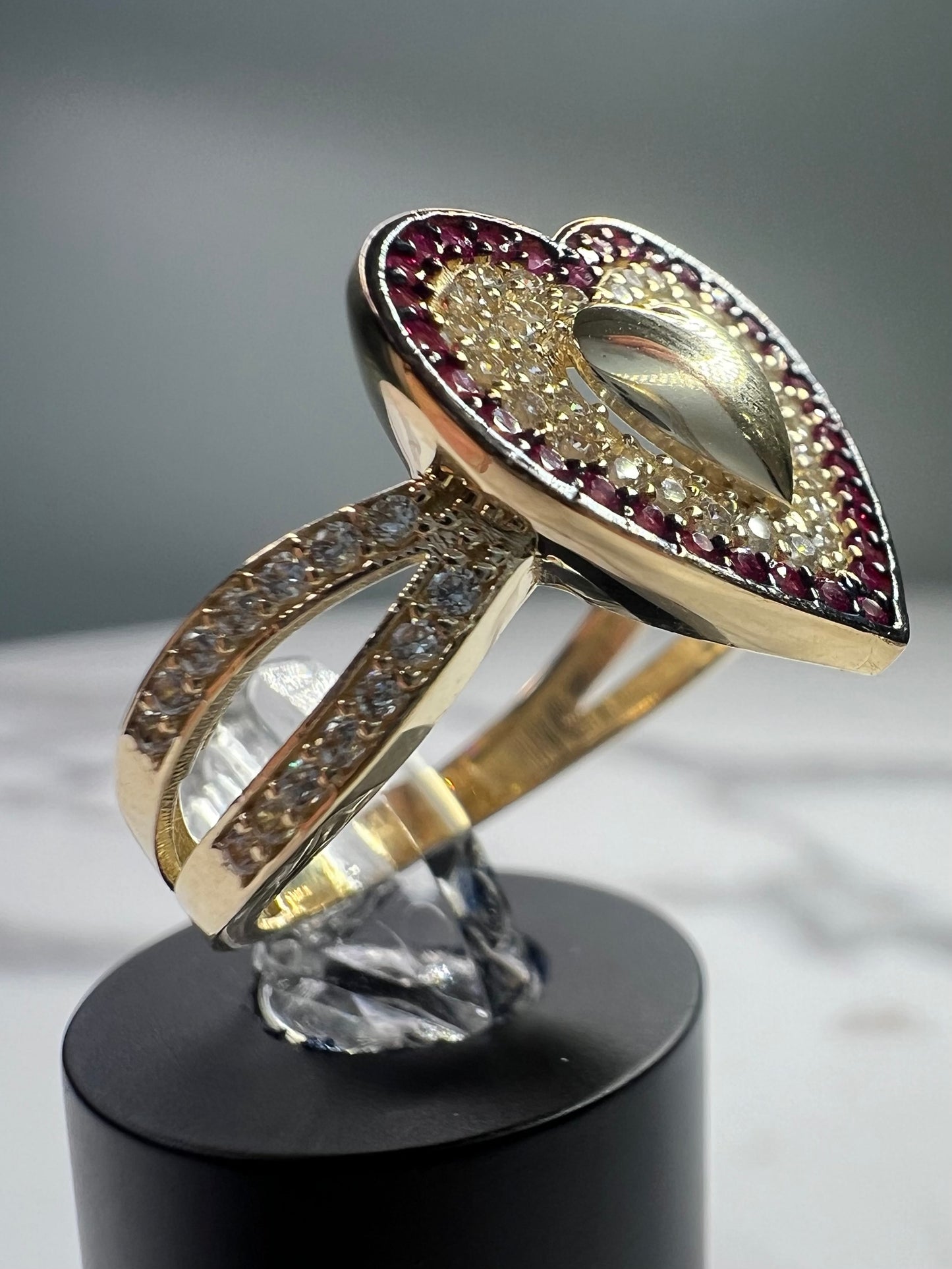 14K Heart Ring 3.7 g