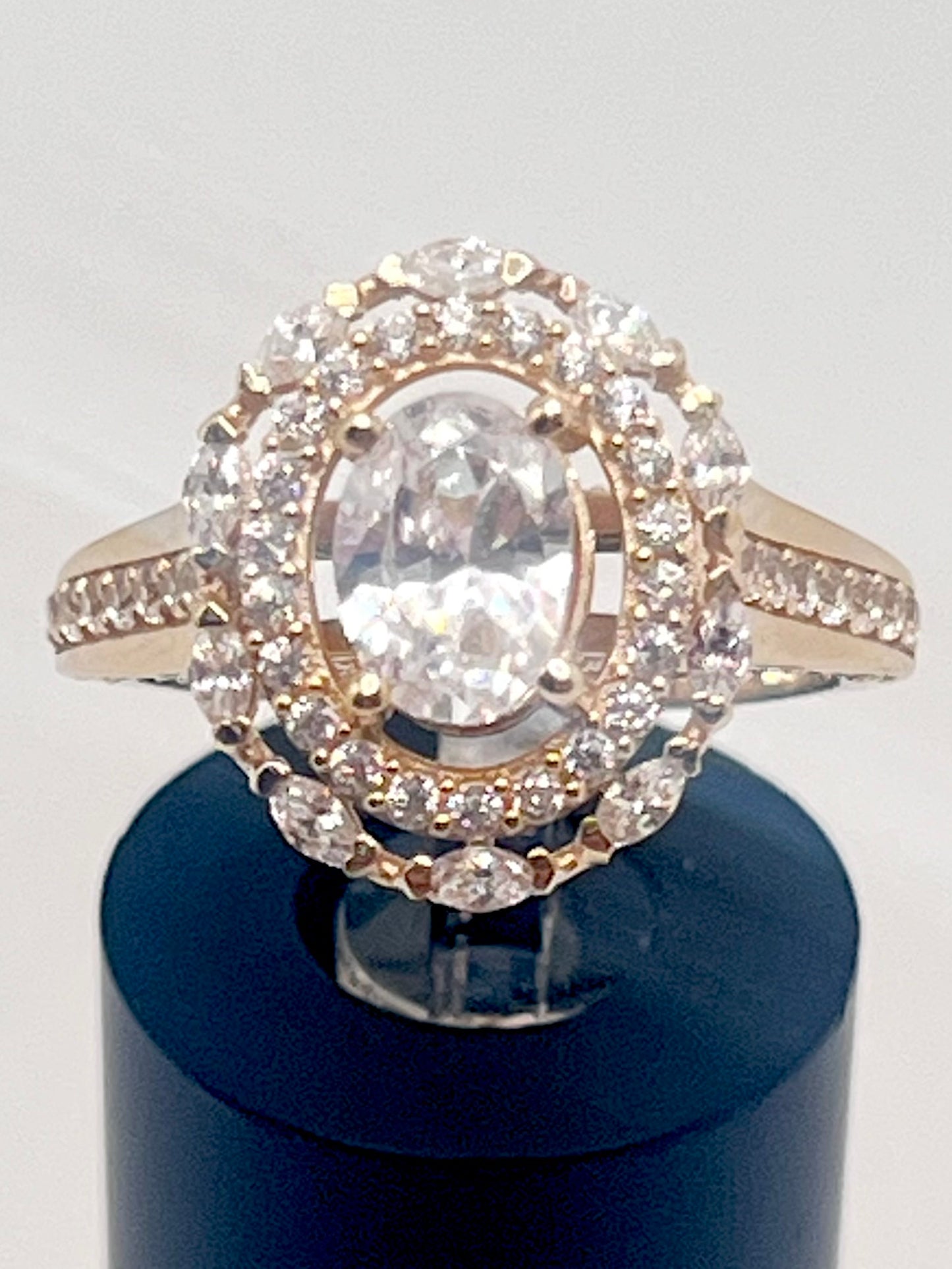 Women’s Engagement Ring 14K 4.8 g