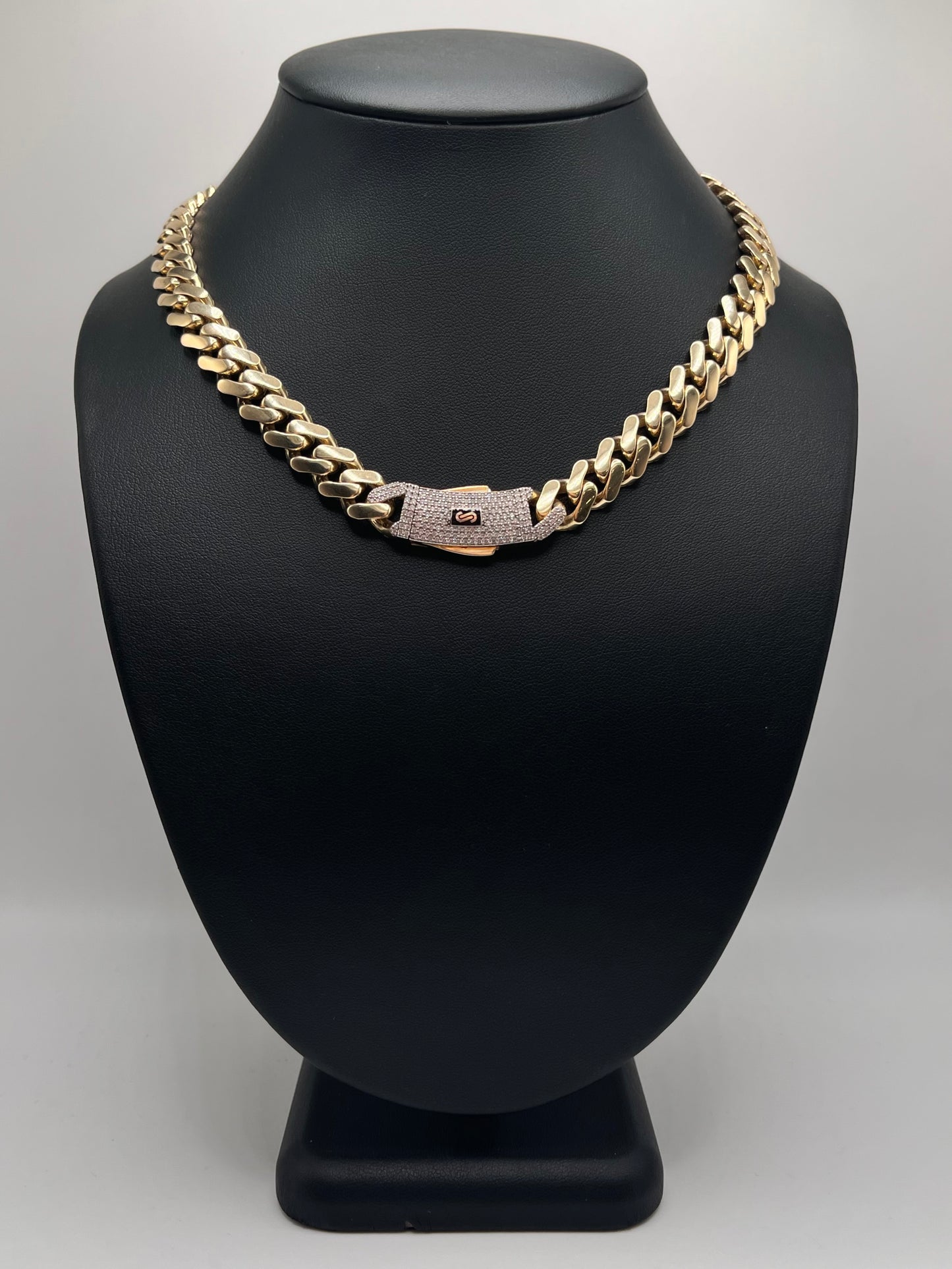 Monaco Chain Classic Pavé Lock 10K 30.9 g