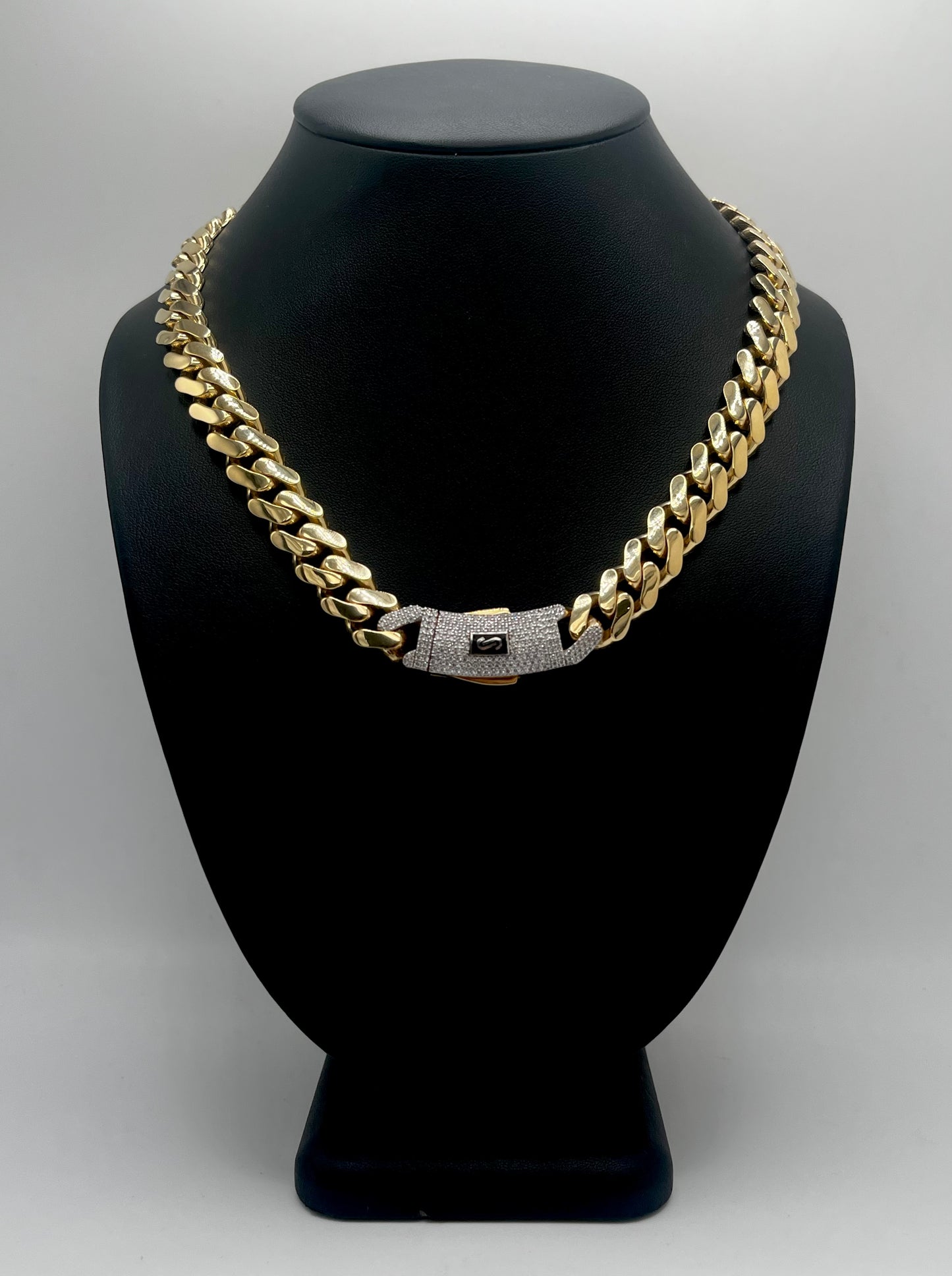 Cadena Monaco Semisolida 14K 46.5 g