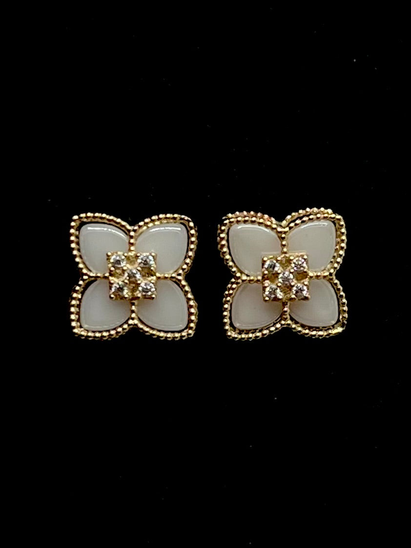 14K Earrings 2.3 g