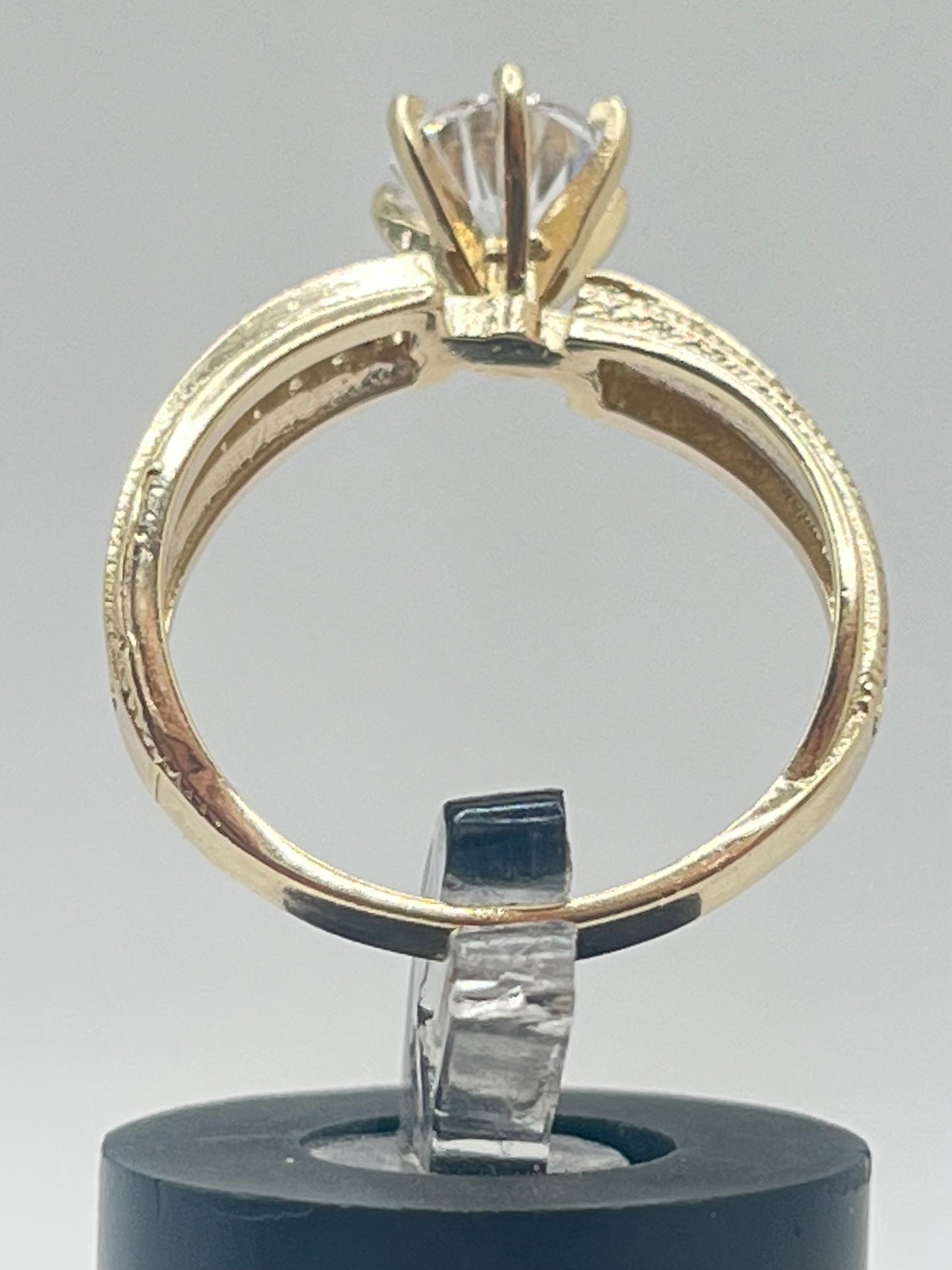 Women’s Engagement Ring 14K 3.4 g