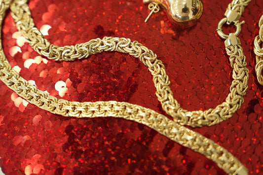 Portada-collares-oro-realzar-atuendo