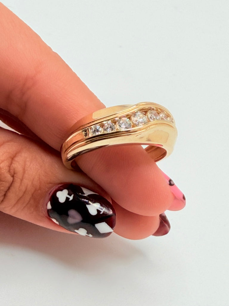 Anillo H 10K Zirconia Weight 5.9 g