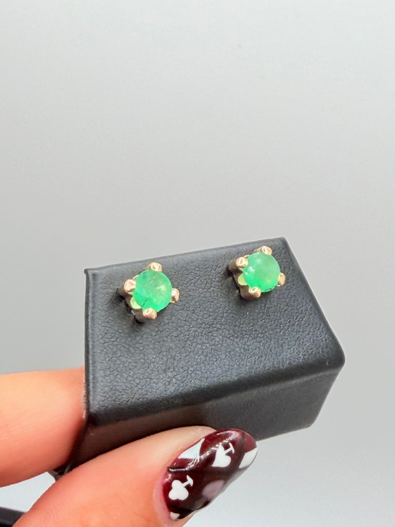 Aretes 14K Esmeralda 1 g