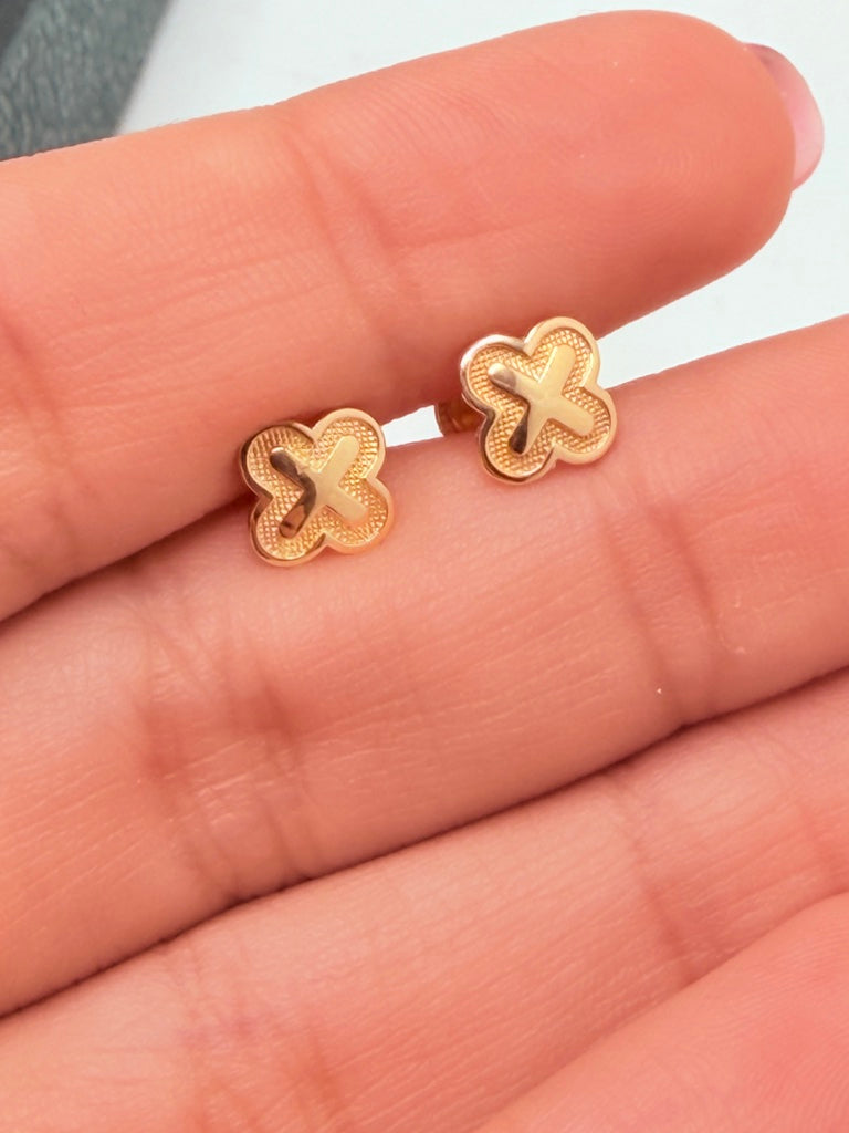 Aretes 14K Weight 0.6 g