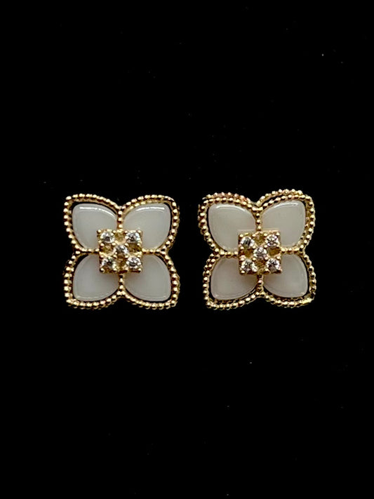 14K Earrings 2.3 g