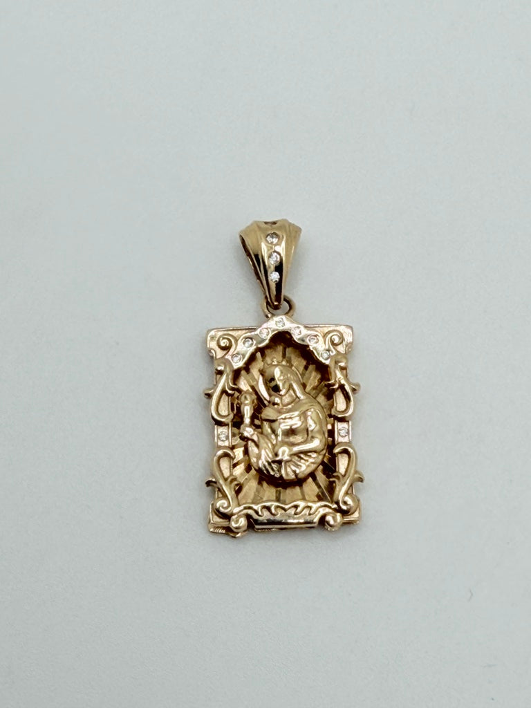 Dije 14K Weight 4.6 g