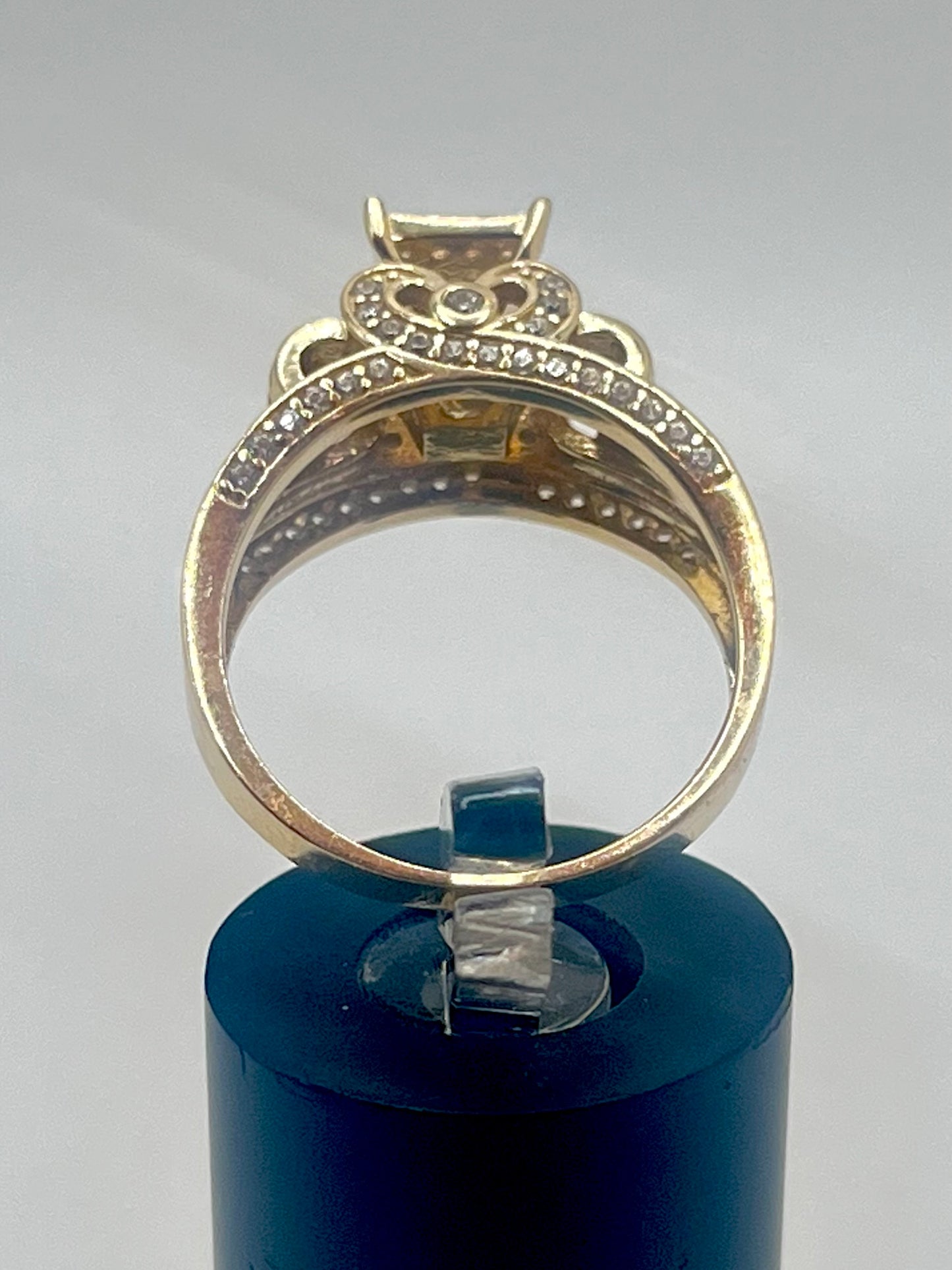 Women’s Engagement Ring 14K  5.9 g