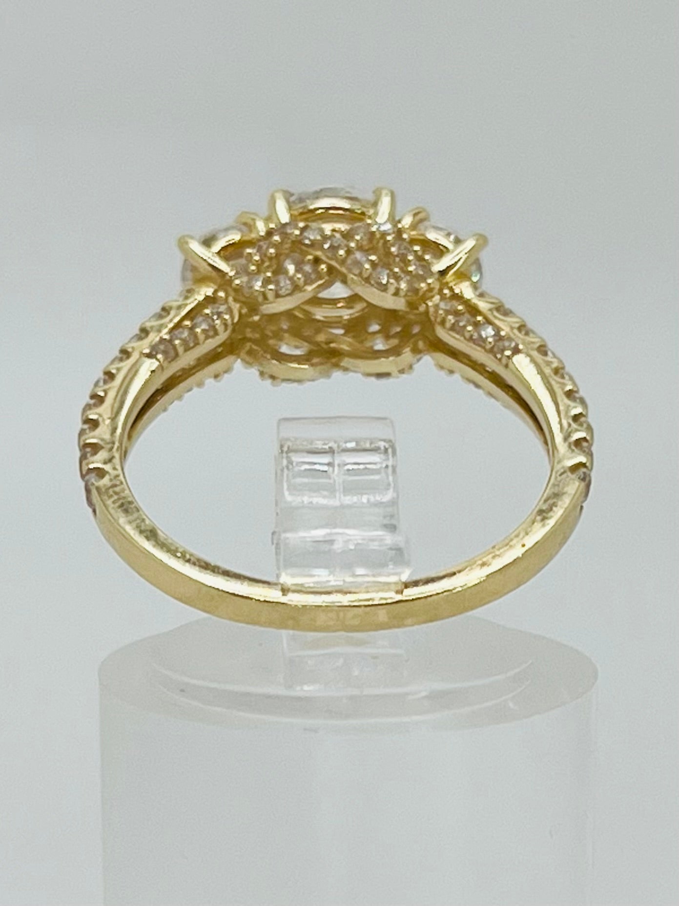 10K Engagement Ring 2.9 g