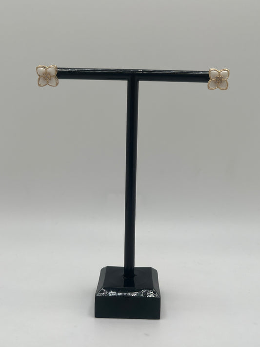 14K Earrings 2.3 g