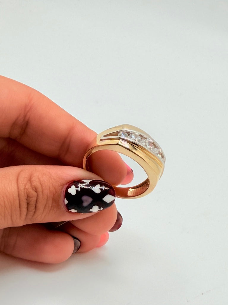 Dije 10K Zirconia Weight 7.6 g