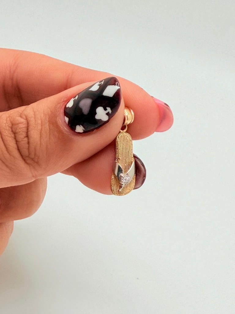 Dije 14K Zirconia Weight 1.1 g