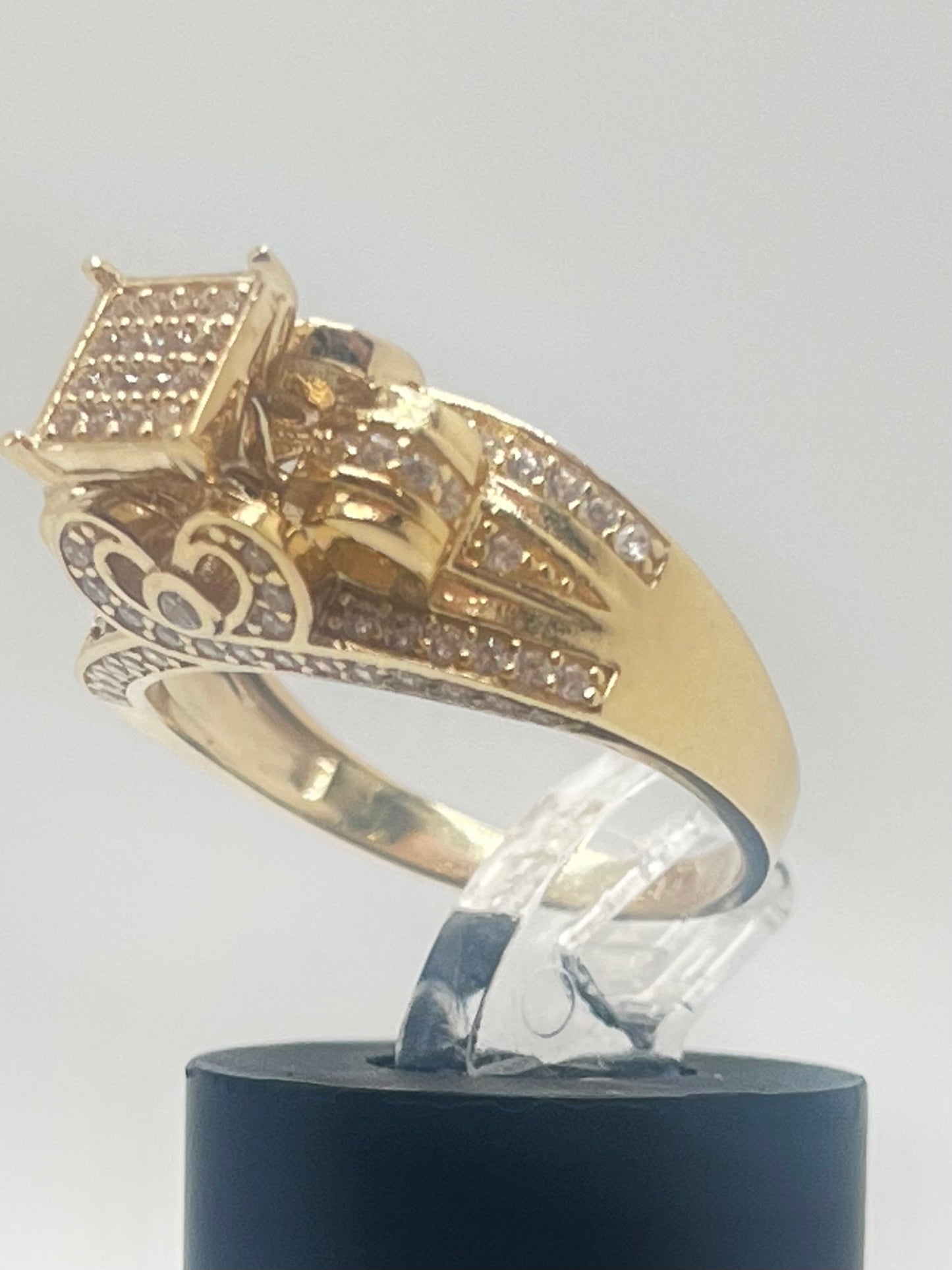 Women’s Engagement Ring 14K  5.9 g
