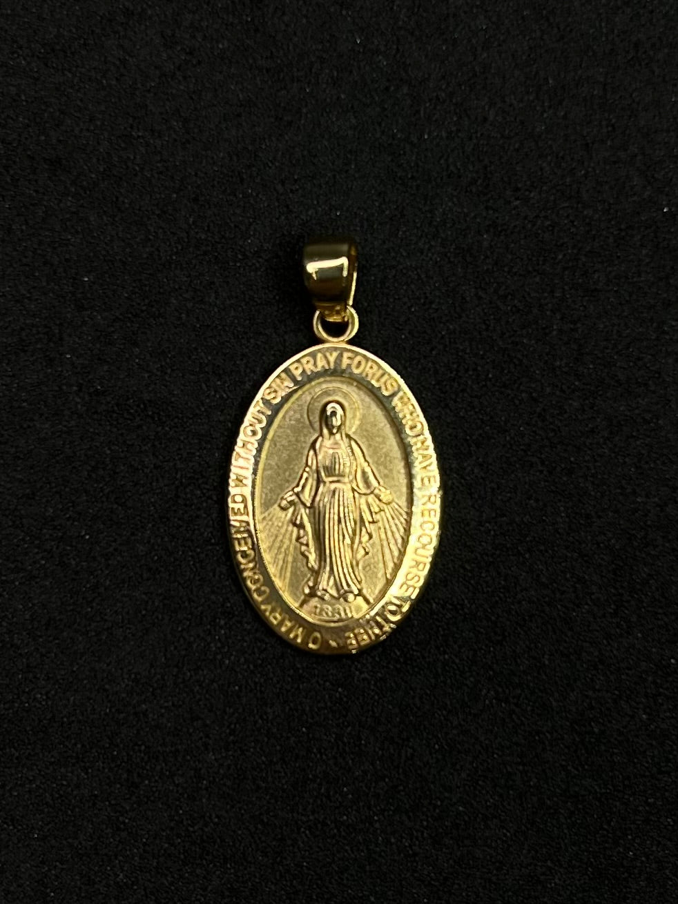 Dije de La Virgen Maria 14K 1.8g