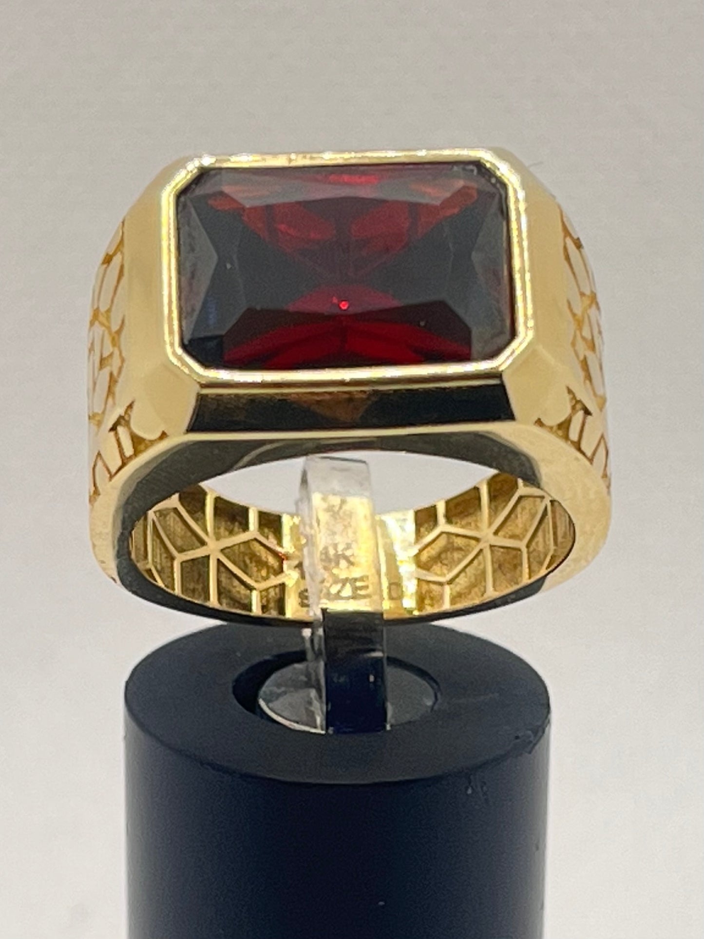 14K Ring  8.3 g