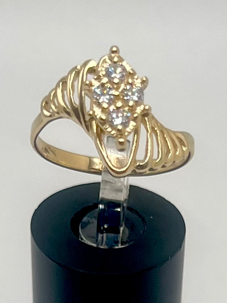Women’s Engagement Ring 14K  3.5 g