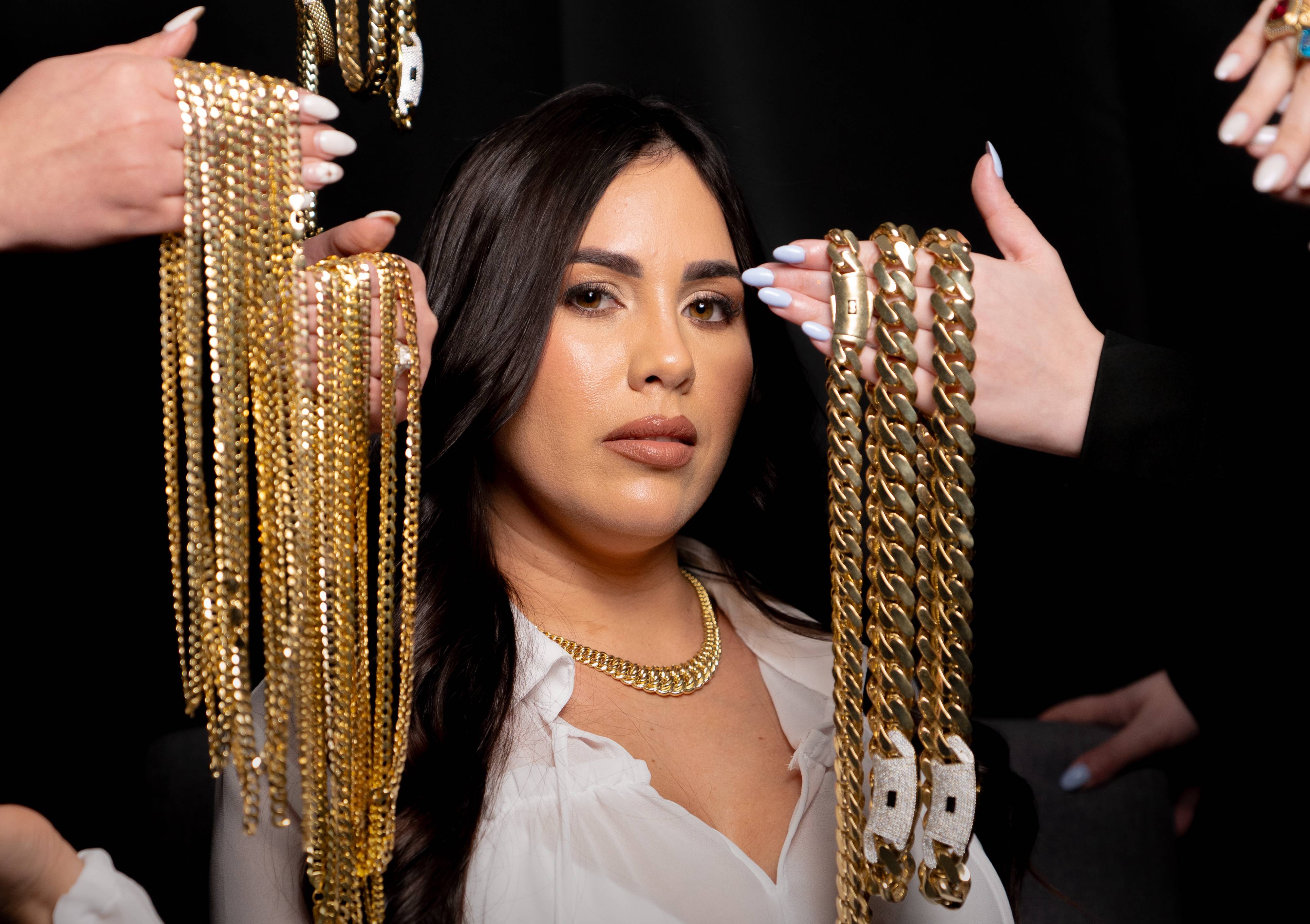 Ventura Joyería jewelry store in Miami offering Cuban link chains and fine jewelry