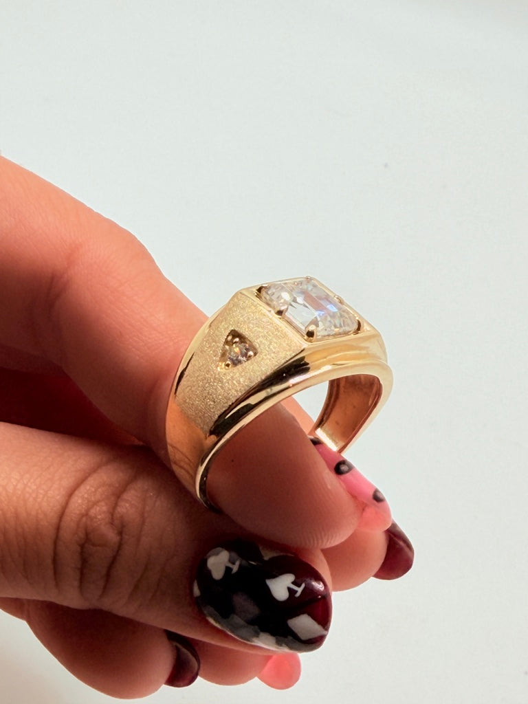 Anillo H 10K Zirconia Weight 8.2 g