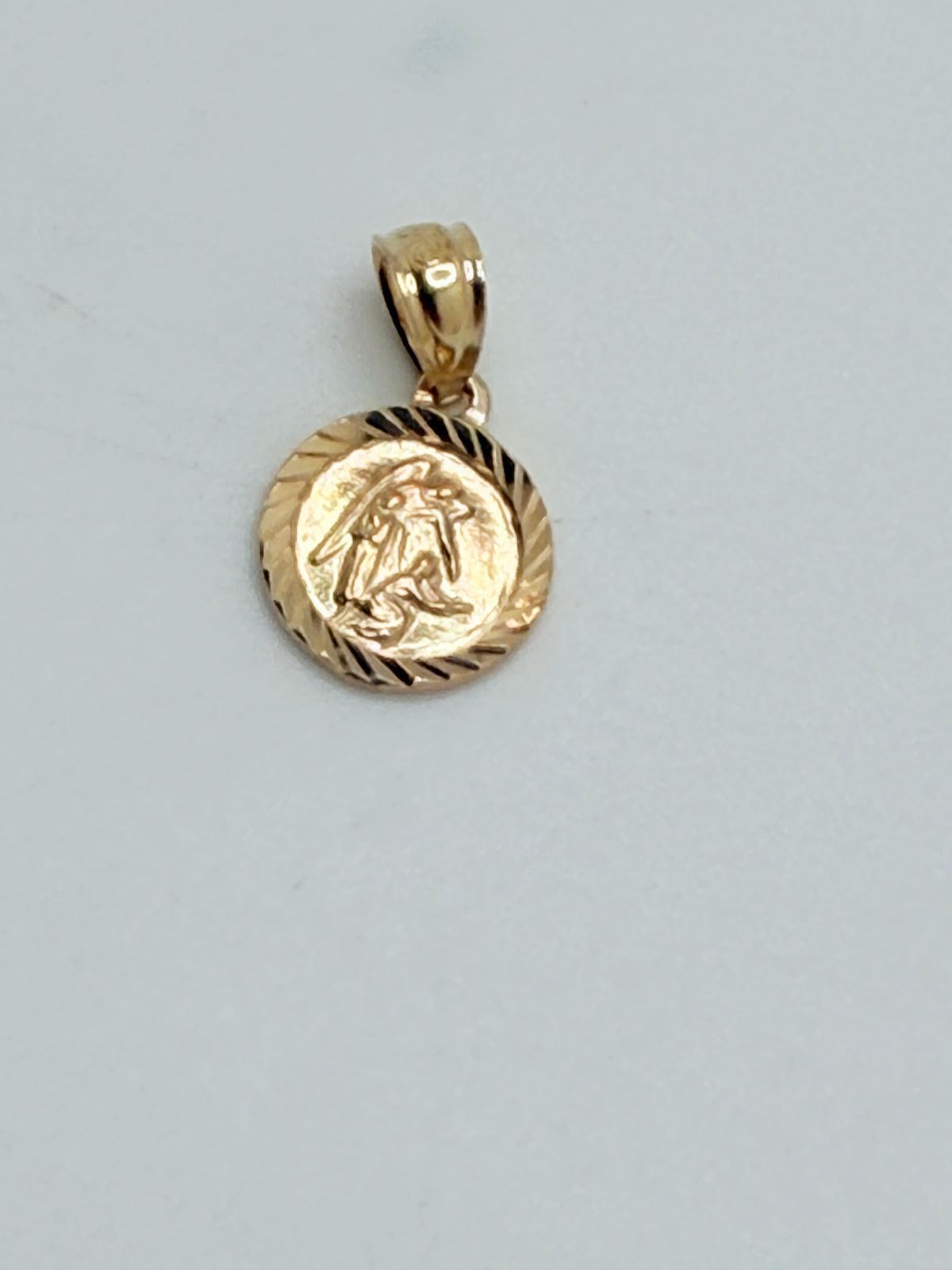 Dije 10K Weight 0.4 g